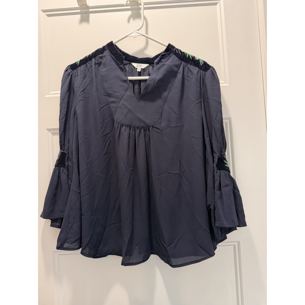 Crown & Ivy Navy Boho Top Womens XS Velvet Embroidered Peasant Blouse - Picture 2 of 5